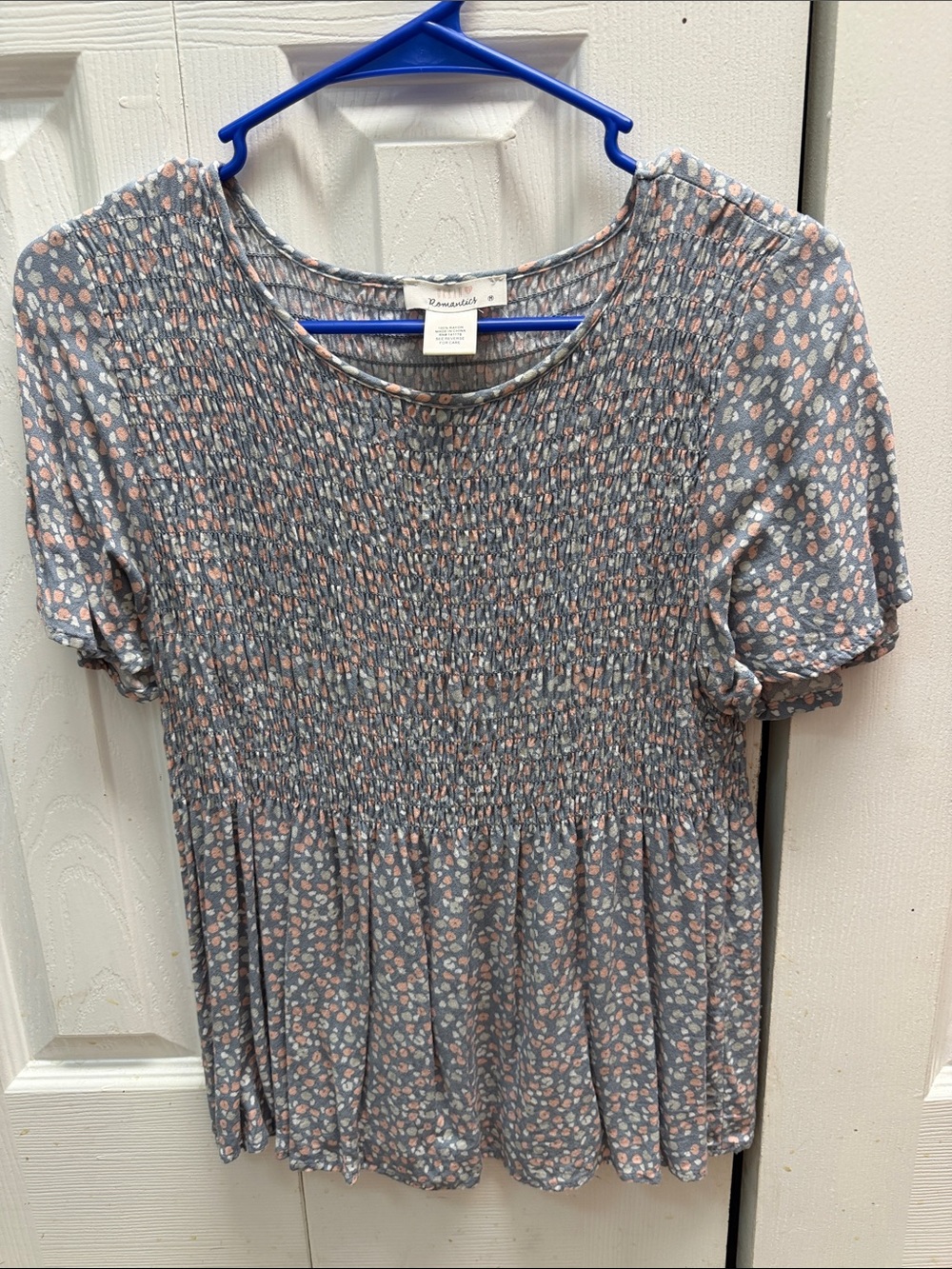 URBAN Romantics Gray Floral Smocked Short-Sleeve Blouse